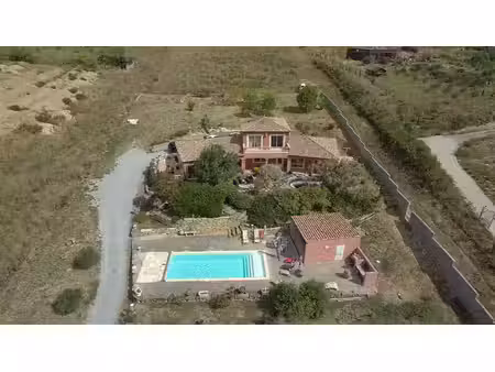 limoux - villa en position dominante - terrain de 3700m2- piscine et cuisine d'été