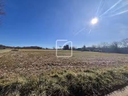 terrain constructible à la campagne 15 599 m2