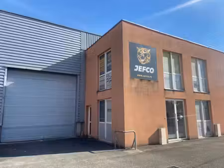 location local d’activités saint priest 69800 410m²
