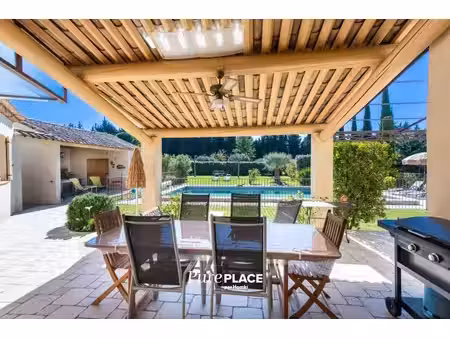 mas provençal d’exception – vue sur le luberon – environnement confidentiel