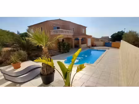 villa 200 m² • 2 appartements indépendants • piscine • revenus locatifs