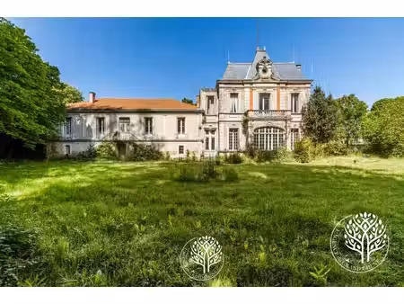 propriété bourgeoise et authentique proche de la rochelle