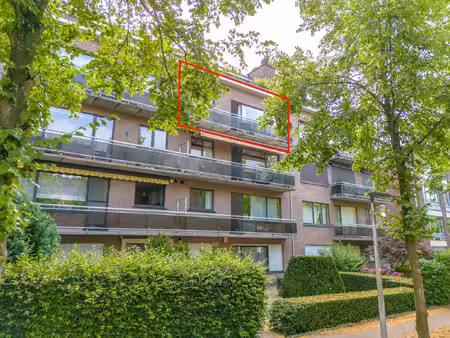appartement te koop in brasschaat met 2 slaapkamers