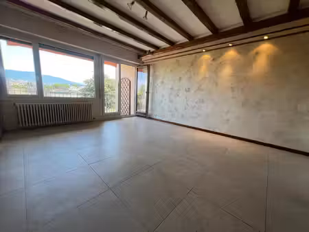 location appartement 3 pièces 77m²