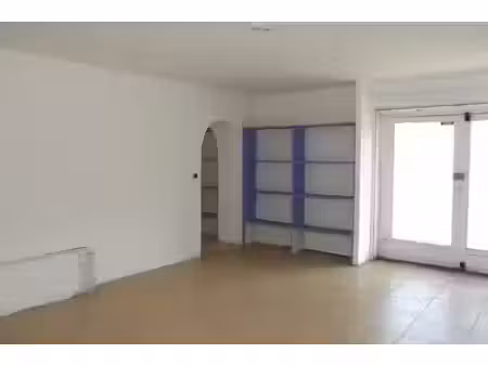 location local commercial 100m2 céret 66400 - 450 € - surface privée