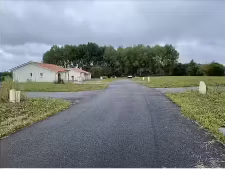 vente terrain 610 m² à hagetmau (40700)  37 260 €