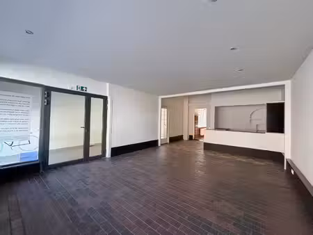 commercieel te huur in zwijndrecht met 2 slaapkamers