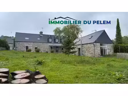longère bretonne avec gîte et dépendances