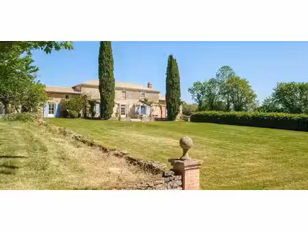 maison avec jardin et terrasse prailles (79)