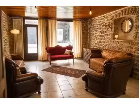 maison de 4 pièces de 185 m² à bellegarde-en-marche