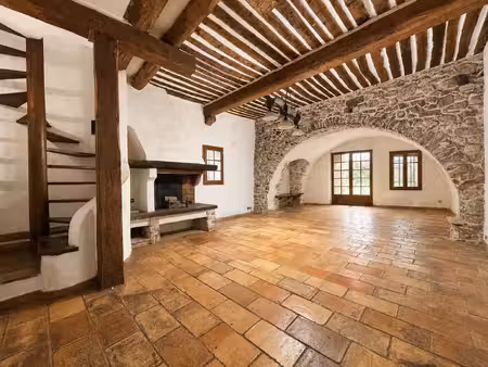 vallauris - maison de village idéale investissement