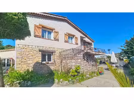 maison individuelle avec 3 appartements indépendants proche mer