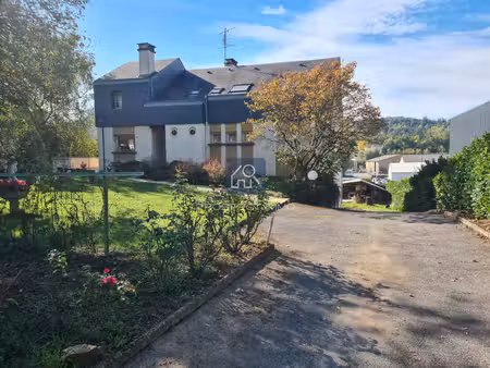 maison de 210 m2 avec terrain et sous-sol de 170 m2.