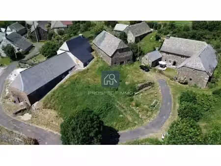grange à rénover avec vue sur l'aubrac