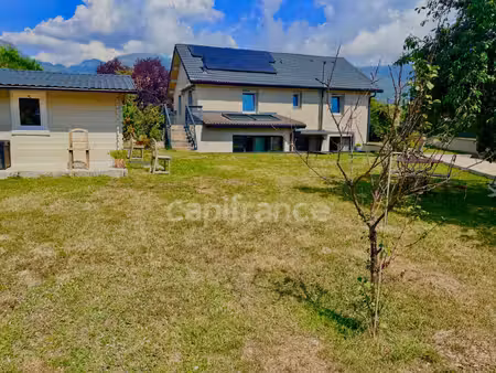? cessy - villa rénovée 181 m2- 2 appartements indépendants - proche genève
