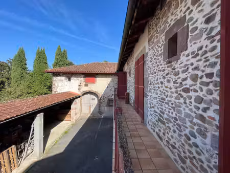 achat immeuble 157m² st jean pied de port 64220