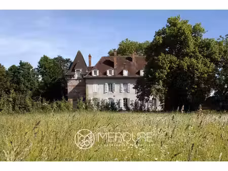 agreable chateau xviiiè et ses dependances