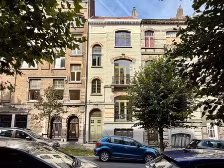 huis te huur in sint-gillis met 5 slaapkamers