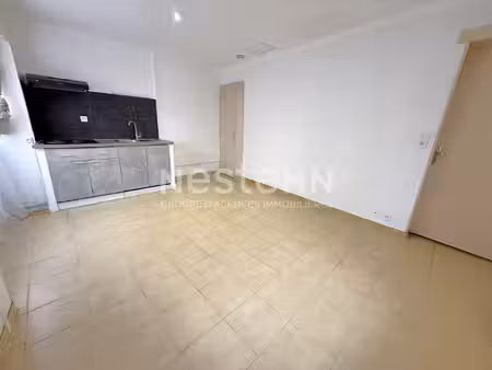 appartemenet en rez de chaussée à louer dans le centre bourg de chabris (36)