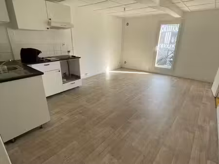centre de bourg achard - appartement 2 pièces et 1 bureau de 49 m2