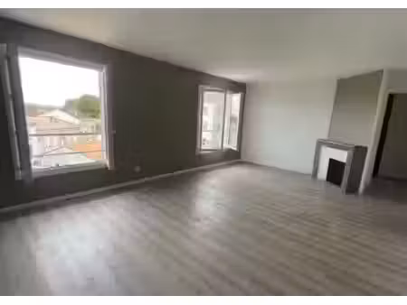 location appartement 4 pièces à pauillac (33250)