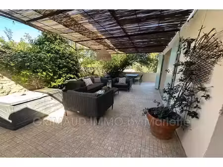 maison de village avec jardinet/terrasse