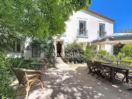 rare ! secteur pezenas  maison de charme  jardin intimiste  espace piscine  dépendances et