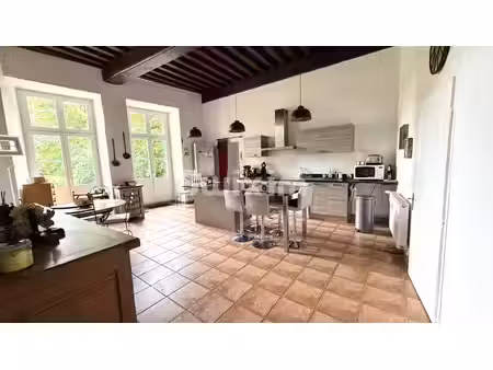 spacieux appartement de 150 m² à beire-le-châ