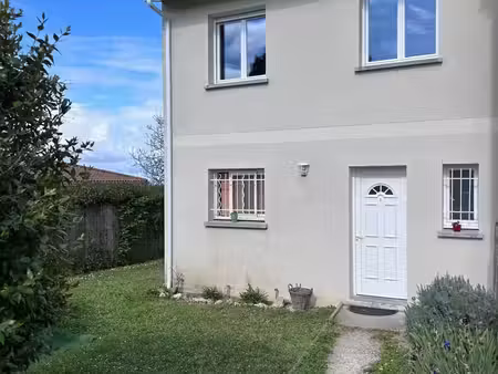 maison de ville de 102 m2 à prignac-et-marcamps