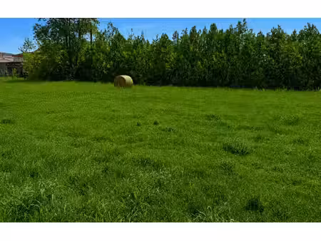terrain à batir de 335 m² à la riviere - 67 500 €