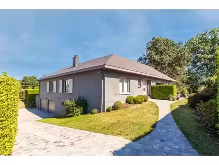 spacieuse villa de plain-pied dans un quartier résidentiel d