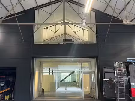 nice office to let