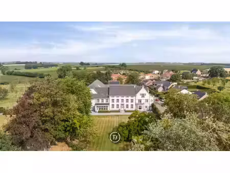 ferme carrée historique exclusive