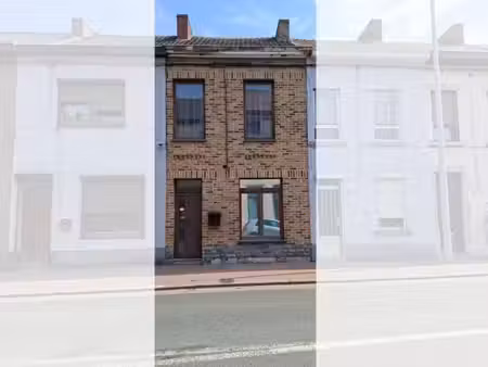 maison d'habitation avec cour  le jardin est non attenant