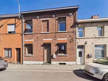 maison 2 chambres + cour