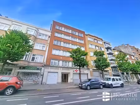 emile bockstael - appart +/-85m² + terrasse - parfait etat!!