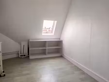 location locaux professionnels 1 pièce 7 m² à paris 18ème (75018)  330 €