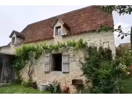 location maison 3 pièces 83 m² à issepts (46320)  690 €