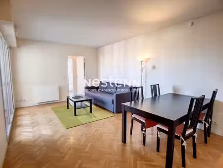 montigny-le-bretonneux centre-ville : appartement meublé deux pièces avec balcon et box