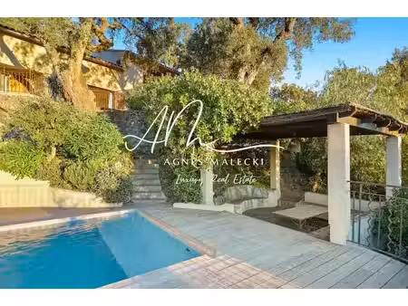 vente villa 8 pièces 160 m² à rayol-canadel-sur-mer (83820)  2 690 000 €