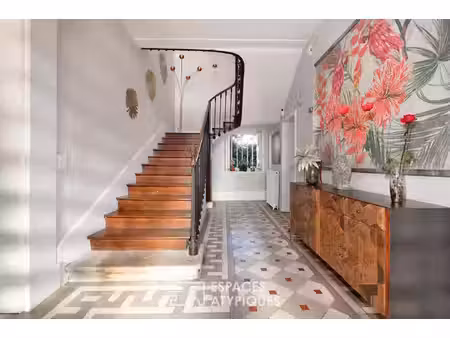 grande maison de notable avec piscine et dépendance
