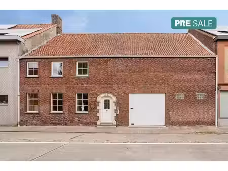 spacieuse maison familiale à rénover sur 588 m² à vendre à h
