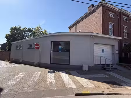rez commercial sur +/- 85m²