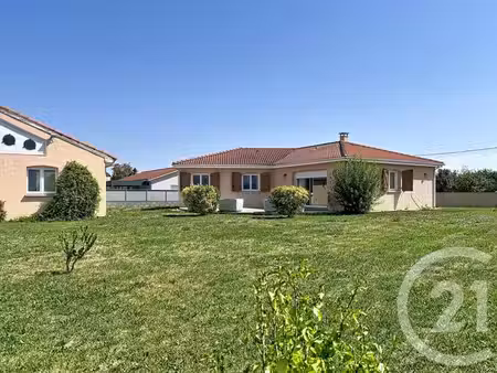 maison à vendre - 5 pièces - 112 m2 - pessat villeneuve - 63 - auvergne