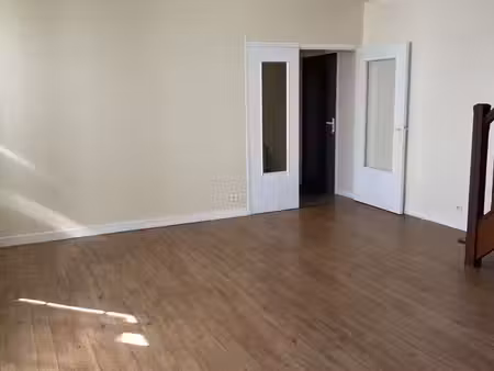 location appartement t3 en centre ville d'egletons