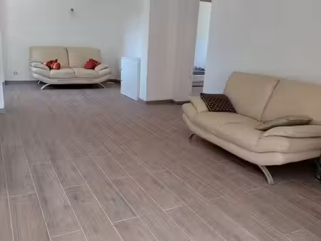 appartement lumineux avec jardin – 2 chambres + possibilité 3e chambre – auberives-en-roya