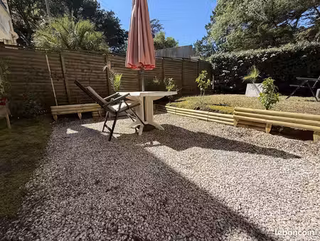 la baule location à l’année : studio meublé 30 m² avec 2 jardins privatifs à 200 m de la p