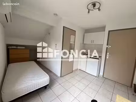 studio 1 pièce 13 m²