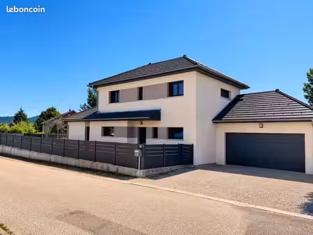 maison moderne à louer