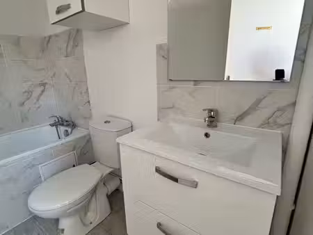 appartement f2 duplex  style maison de ville